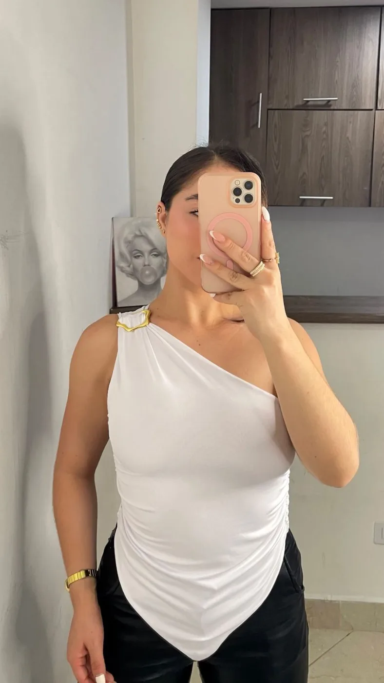 Blusa Asimétrica
